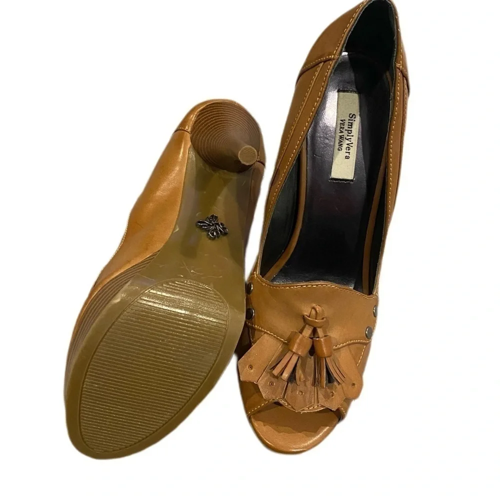 Simply Vera, Vera Wang women’s size 8.5 M heels